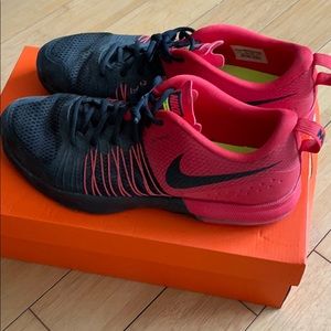 11.5 Nike airmax efforts